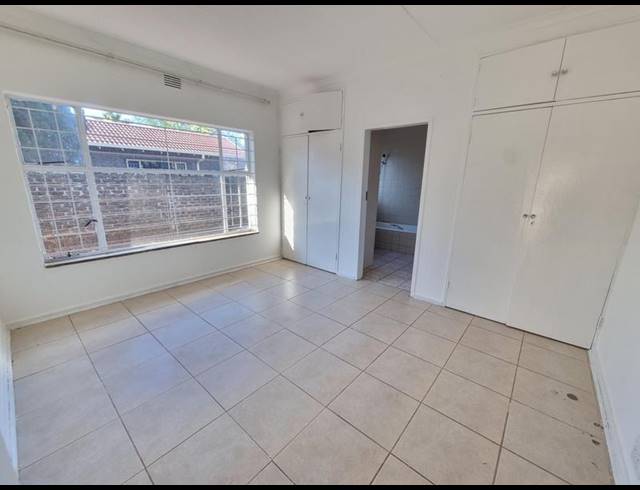 3 BEDROOM PROPERTY TO RENT IN GOLF PARK